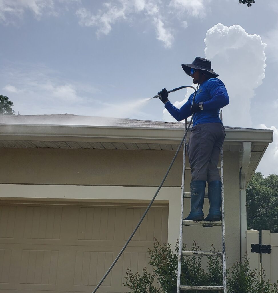 Roof Wash near me brandon Riverview valrico tampa